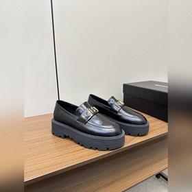 2025ss Chanel Лоферы на толстой подошве с буквой 23ss Новая мод