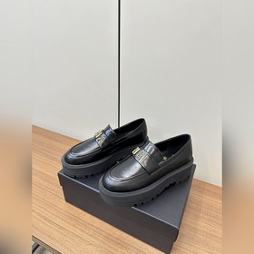 2025ss Chanel Лоферы на толстой подошве с буквой 23ss Новая мод