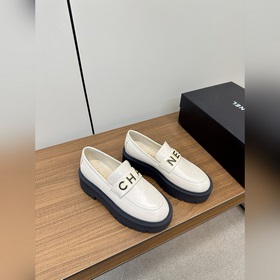 2025ss Chanel Лоферы на толстой подошве с буквой 23ss Новая мод