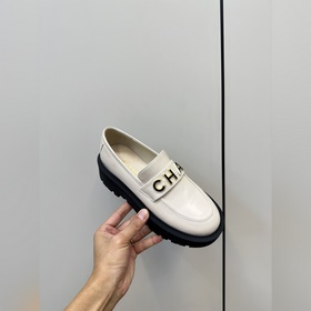 2025ss Chanel Лоферы на толстой подошве с буквой 23ss Новая мод