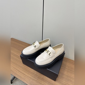2025ss Chanel Лоферы на толстой подошве с буквой 23ss Новая мод