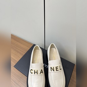 2025ss Chanel Лоферы на толстой подошве с буквой 23ss Новая мод