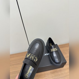 2025ss Chanel Лоферы на толстой подошве с буквой 23ss Новая мод
