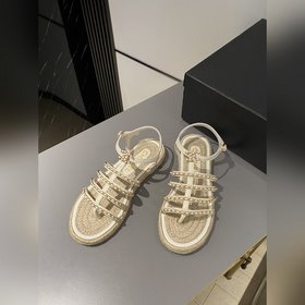 CHANEL 2025 Новая модель плетеных пляжных сандалий, доступная в м
