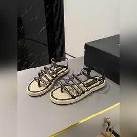 CHANEL 2025 Новая модель плетеных пляжных сандалий, доступна в ма