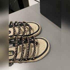 CHANEL 2025 Новая модель плетеных пляжных сандалий, доступна в ма