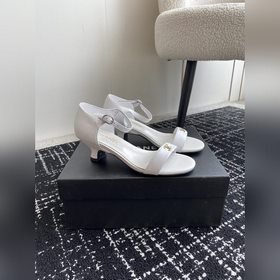 Услуги покупке товаров CHANEL 24ss Сандалии с одной ремелькой Ос