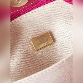 Новая большая пляжная сумка в цвете «панда» возвращается в лакони
