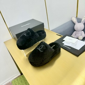 chanel Белые тапочки с вышитым логотипом и меховой подкладкой. Но