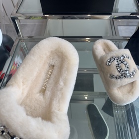Chanel 24ss Осень-зима Новые тапочки на толстой подошве Пушистые
