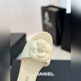 Chanel 24C весна-лето, новая коллекция, серия туфель с капустой. 