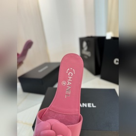 Chanel 24C весна-лето, новая коллекция, серия туфель с каблуком и