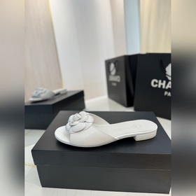Chanel 24C весна-лето, новая коллекция, серия туфель с каблуком и