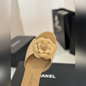 Chanel 24C весна-лето, новая коллекция, серия туфель с капустой. 