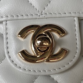 Chanel 23A с ручкой в форме бриллианта, модель cfmini, появилась 