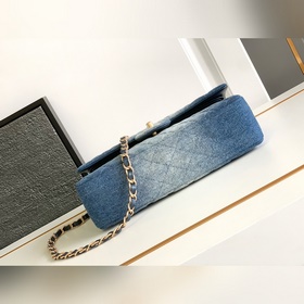 1112 Средний размер 2,55 Новая модель джинсовой сумки CHANEL CF24