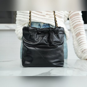 Chanel 23S 22Mini сумка черно-золотая Долгожданная мини-сумка 22b