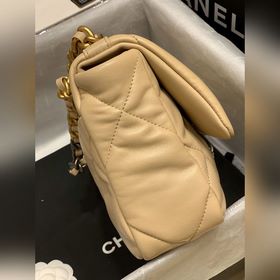 Новая коллекция 19 bag, представленная в специальных витринах Поп