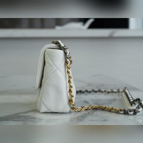 Белый трубочный инструмент «Фея» 19 Впервые появился в сезоне осе