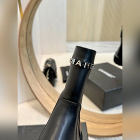 CHANEL Осень-зима 2024 Ботинки с буквой B Эти ботинки действитель