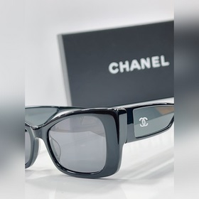 Квадратные прозрачные солнцезащитные очки Chanel Samaria. Классич