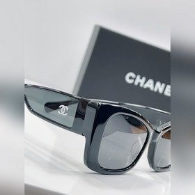Квадратные прозрачные солнцезащитные очки Chanel Samaria. Классич