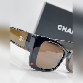 Квадратные прозрачные солнцезащитные очки Chanel Samaria. Классич