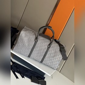 Сумка Dio Lingot 50 — это новинка этого сезона, практичная, элега