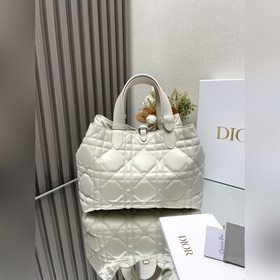 Подлинный продукт, высокое качество Сумка Dior Toujours (белая, с