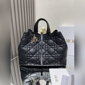 Подлинный товар  Сумка DIOR TOUJOURS (черная, большая) Эта сумка