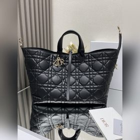 Подлинный товар  Сумка DIOR TOUJOURS (черная, большая) Эта сумка