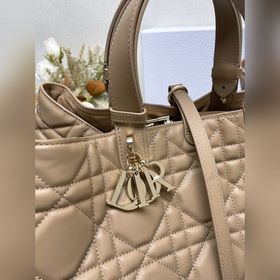 Подлинный товар  Сумка DIOR TOUJOURS (коричневая, большая) Эта с