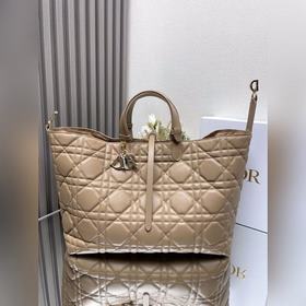Подлинный товар  Сумка DIOR TOUJOURS (коричневая, большая) Эта с