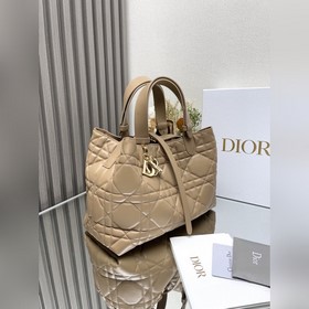 Подлинный продукт, высокое качество Сумка Dior Toujours (коричнев