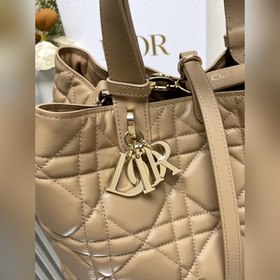 Подлинный продукт, высокое качество Сумка Dior Toujours (коричнев