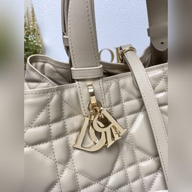 Подлинный продукт, высокое качество Сумка Dior Toujours (светло-а