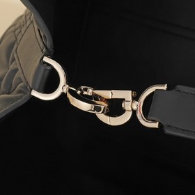 Большая сумка Dior Toujours Эта сумка Dior Toujours была представ