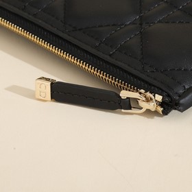 Большая сумка Dior Toujours Эта сумка Dior Toujours была представ