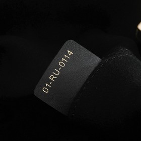 Сумка Dior Toujours среднего размера Эта сумка Dior Toujours была
