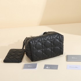 Сумка Dior Toujours Эта сумка Dior Toujours была представлена пок