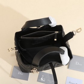 Сумка Dior Toujours Эта сумка Dior Toujours была представлена пок