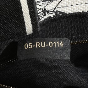 Маленькая сумка-тоут из серии book tote с вышитым знаком зодиака 