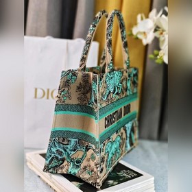 Подлинный продукт  Новый цвет 2025 Эта сумка Book Tote, созданна