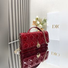 Подлинная  lady Dior сумочка-клатч «Красная лакированная кожа» 