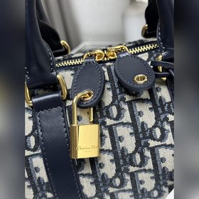 Подлинный продукт, высокое качество Новая сумка Dior Groove 20 см