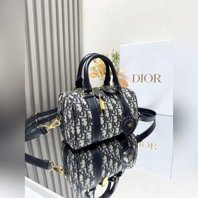 Подлинный продукт, высокое качество Новая сумка Dior Groove 20 см