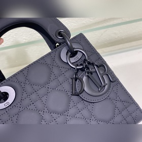 Подлинный продукт  Dior lady матовый черный l-серия 17 см Класси