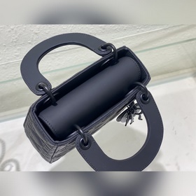 Подлинный продукт  Dior lady матовый черный l-серия 17 см Класси