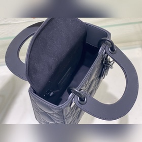 Подлинный продукт  Dior lady матовый черный l-серия 17 см Класси