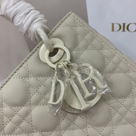 Подлинный продукт  【Dior Ultra-matte 24 см】 Lady Di.or Новая ко